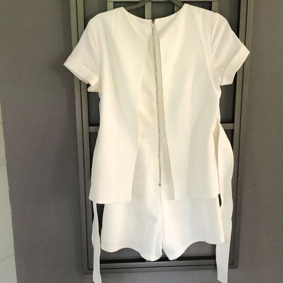 NWT Lavish Alice Saks fifth Avenue off White shorts jumpsuit romper size 10 - Picture 3 of 7